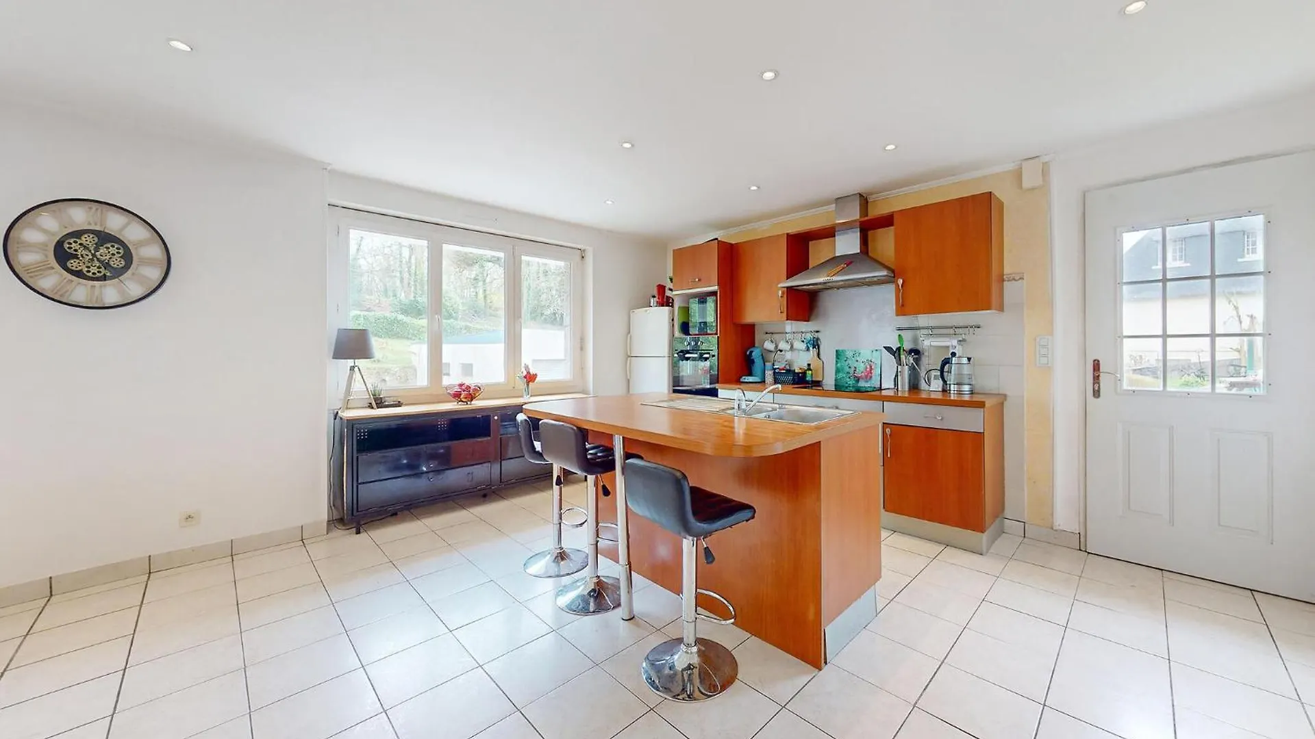 3 Bedroom Stunning Home In Lanvaudan Holiday home